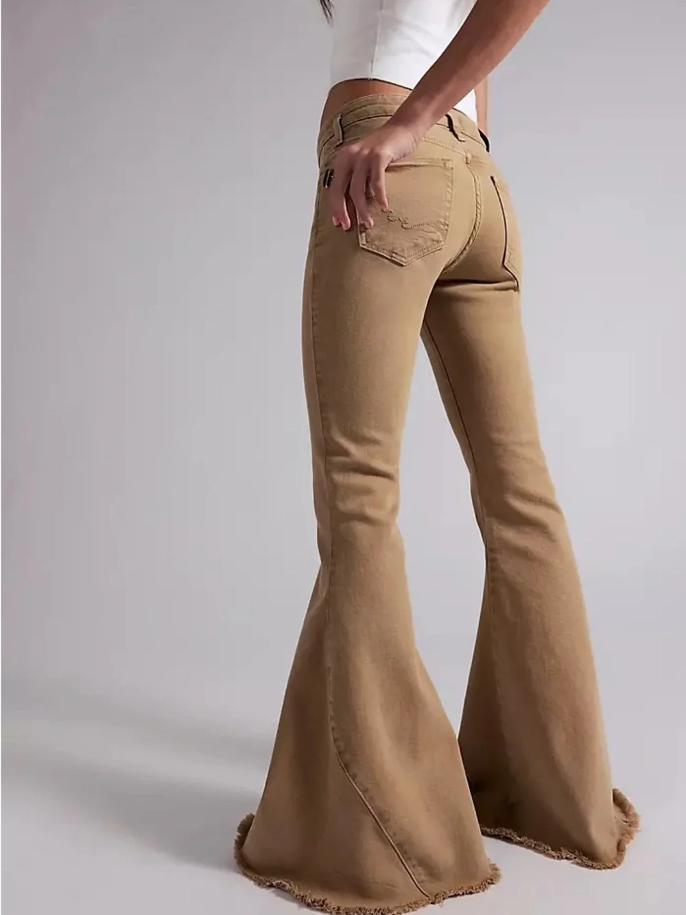 1496. FREE PEOPLE We The Free Emre Low-Rise Flare Jeans in Tannin Sz 25 NWT $98